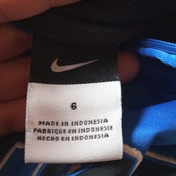 Size 6 sweater/track jacket - Picture 2 of 2